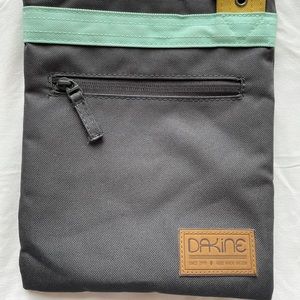 Dakine Crossbody bag